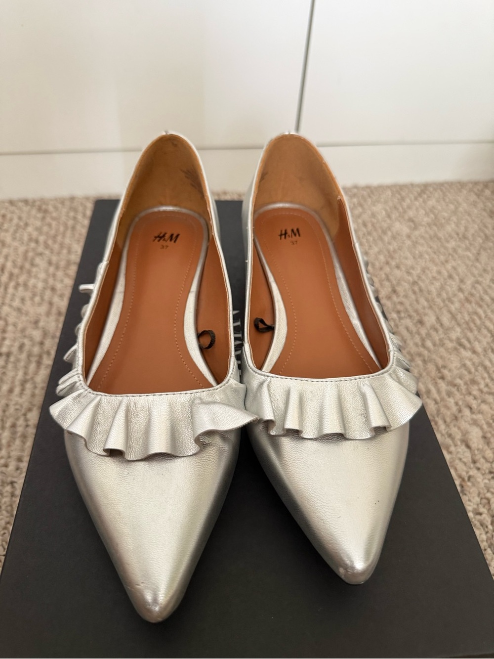 H&M Metallic Silver Pointed Ruffle Ballet Flats